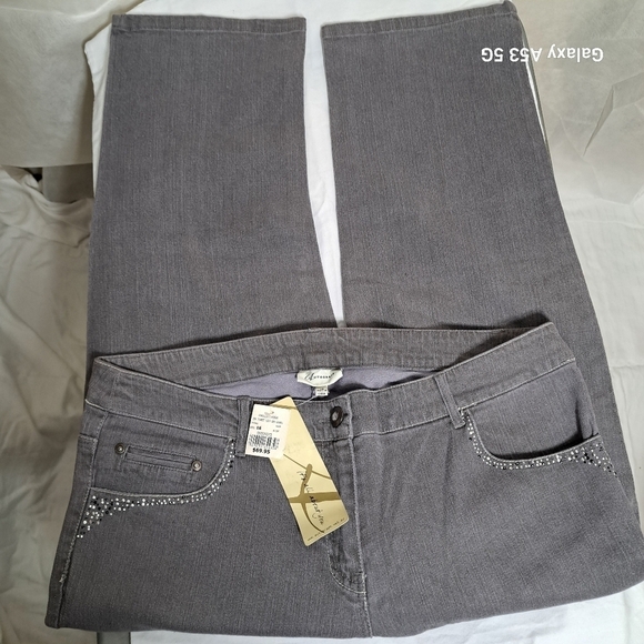 Autograph Gray Embellished Capri Jeans Women's Size 16 - Picture 2 of 9